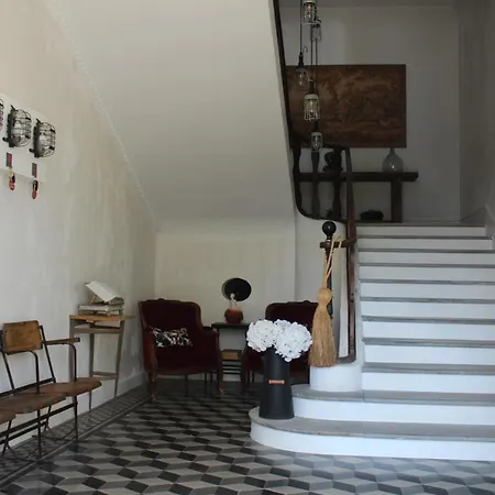 La Grande Maison Bed & Breakfast *