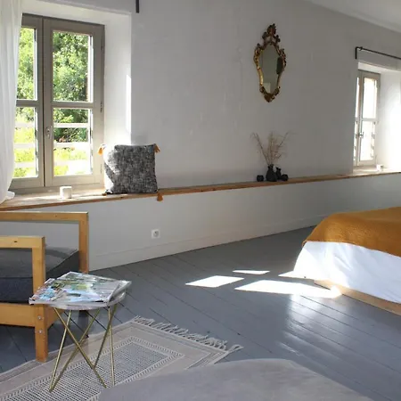 לינה וארוחת בוקר La Grande Maison 3*