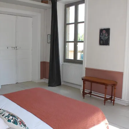 לינה וארוחת בוקר La Grande Maison 3*