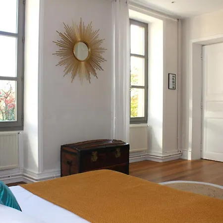 La Grande Maison לינה וארוחת בוקר 3*