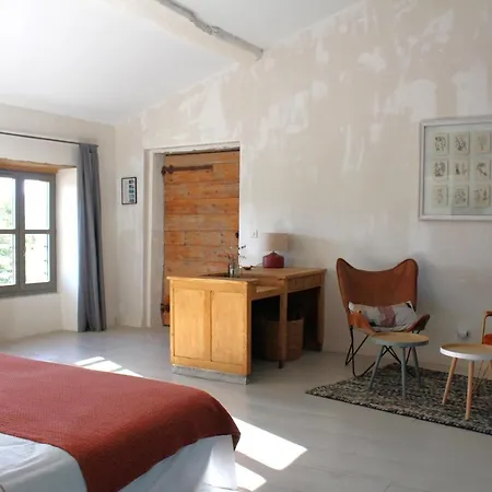 לינה וארוחת בוקר La Grande Maison Montmeyran