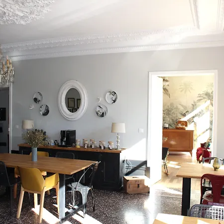 לינה וארוחת בוקר La Grande Maison